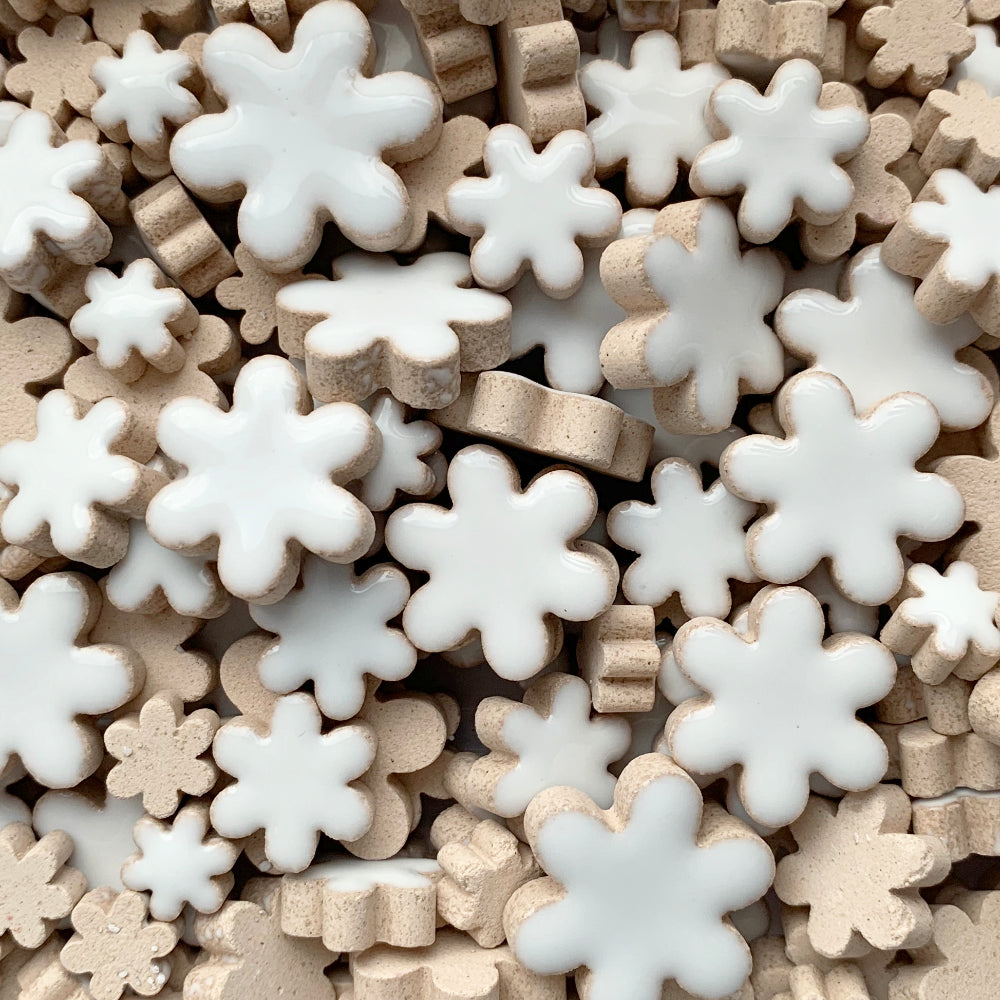 Charms Flowers White