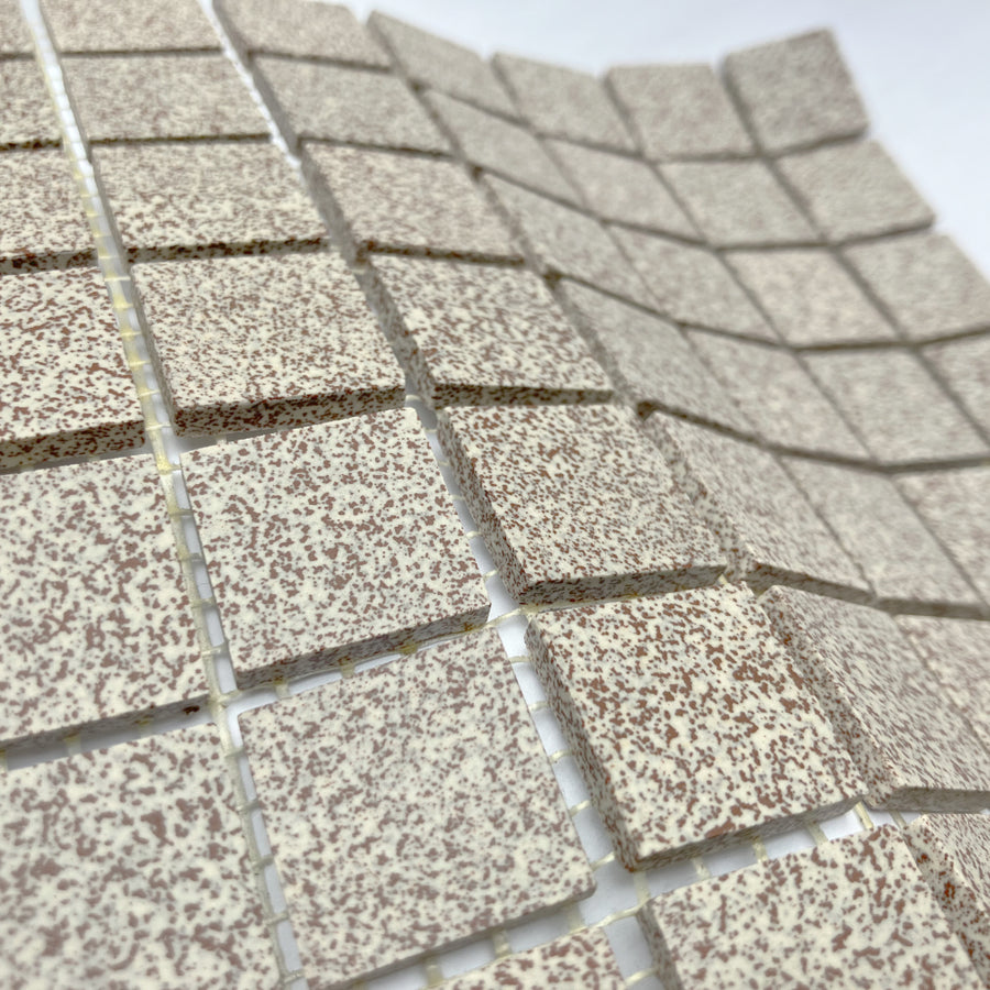 Winckelmans Rouge 210 Mouchetés – matta mosaikplattor, 20x20 mm på nät