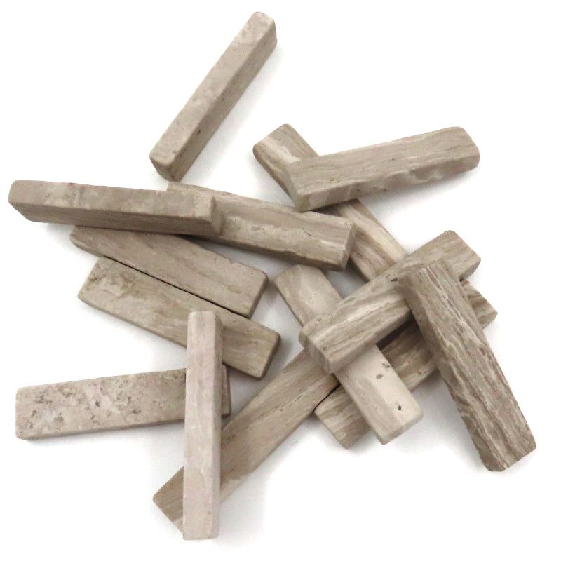 Marmorstangen mit weißer Holzmaserung