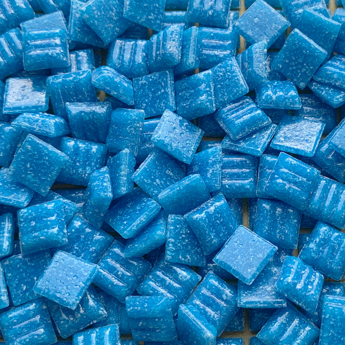 Glasmosaik 10mm Isvit (lös) 