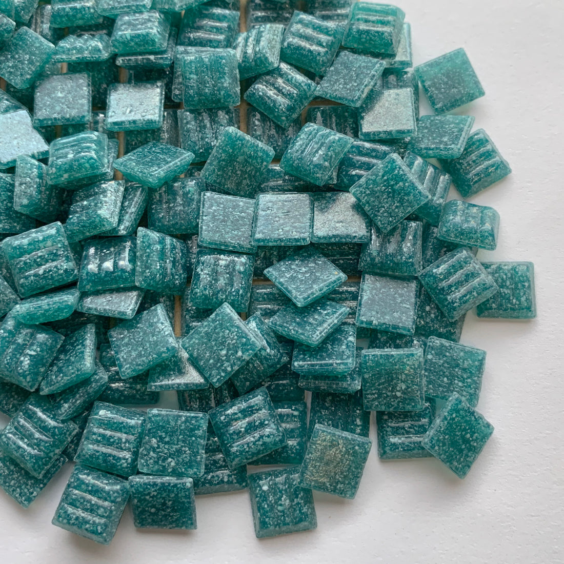Glasmosaik 10mm  Eisweiß (lose)