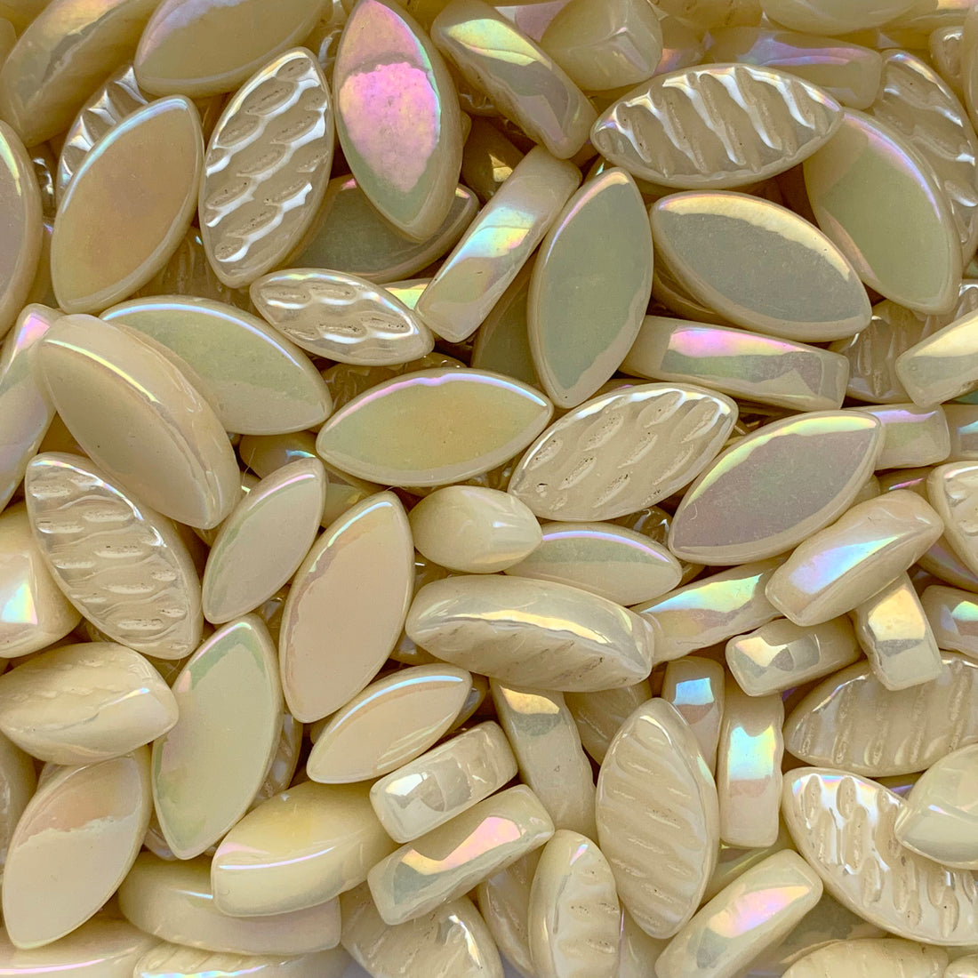 Petals Iridised Albaster