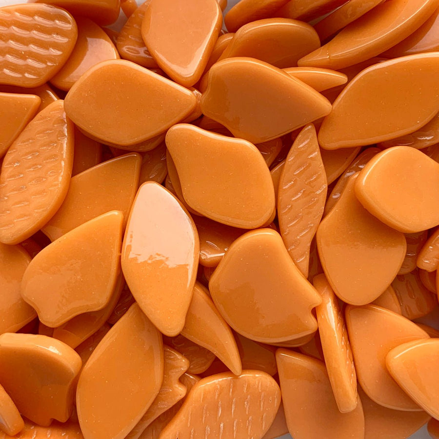 Verre Mosaique - glass mosaic -Glasmosaik-glasmozaïek-Bloemblaadjes Glas Opaaloranje - mosaicshop