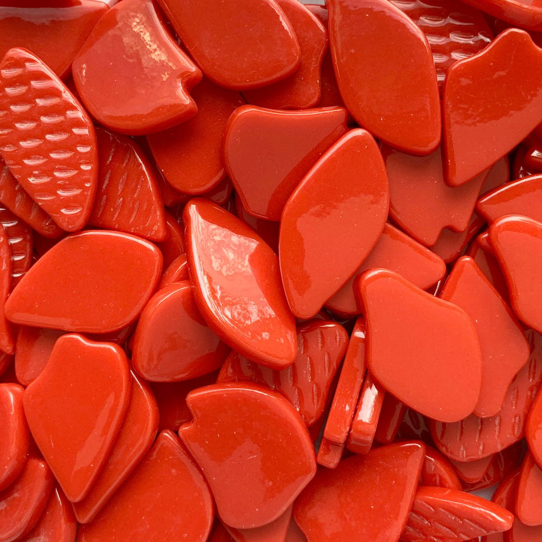 Verre Mosaique - glass mosaic -Glasmosaik-glasmozaïek-Bloemblaadjes Glas Rood - mosaicshop