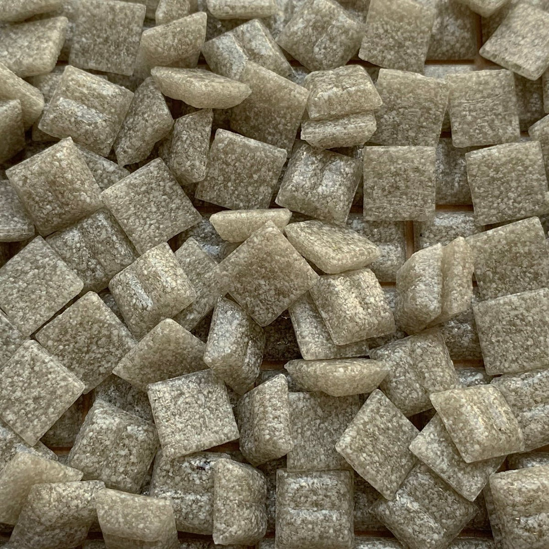 Verre Mosaique - glass mosaic -Glasmosaik-glasmozaïek-Glasmozaiek 10mm Muisgrijs - mosaicshop