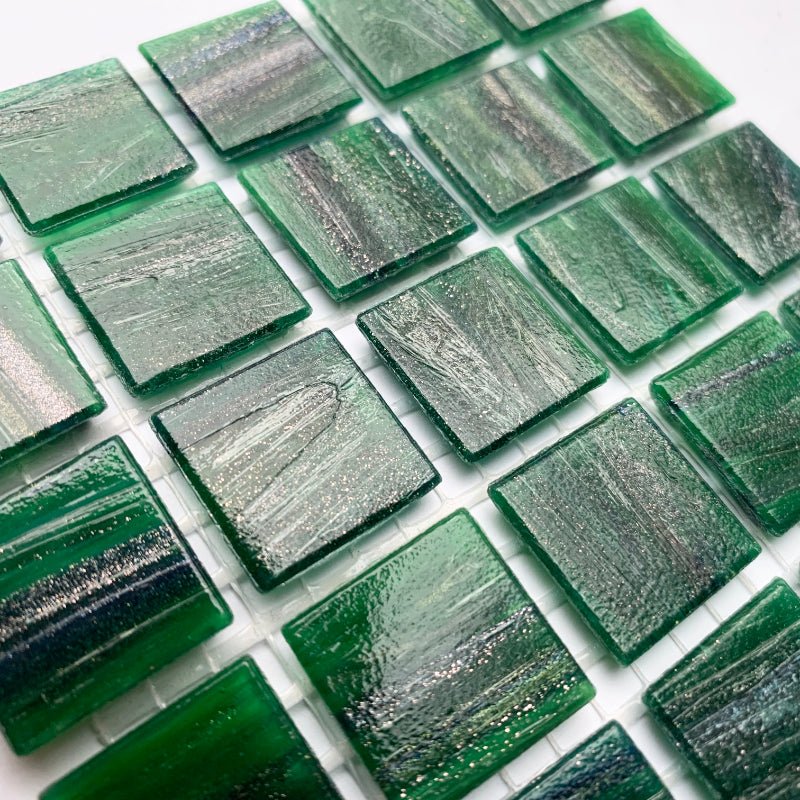 Verre Mosaique - glass mosaic -Glasmosaik-glasmozaïek-Glasmozaiek met Goud Dooradert 20mm Bosgroen - mosaicshop
