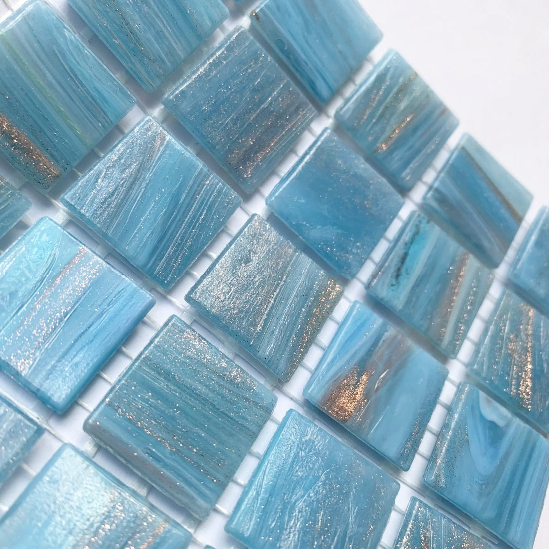 Verre Mosaique - glass mosaic -Glasmosaik-glasmozaïek-Glasmozaiek met Goud Dooradert 20mm Gouden Wolk - mosaicshop