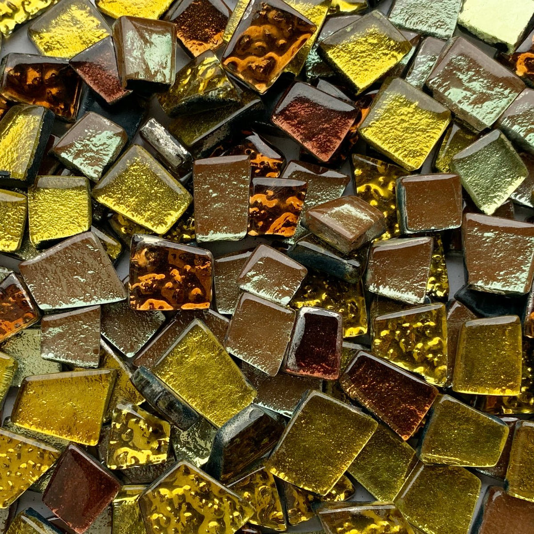Verre Mosaique - glass mosaic -Glasmosaik-glasmozaïek-Glastegel met Spiegel Goudmix - mosaicshop