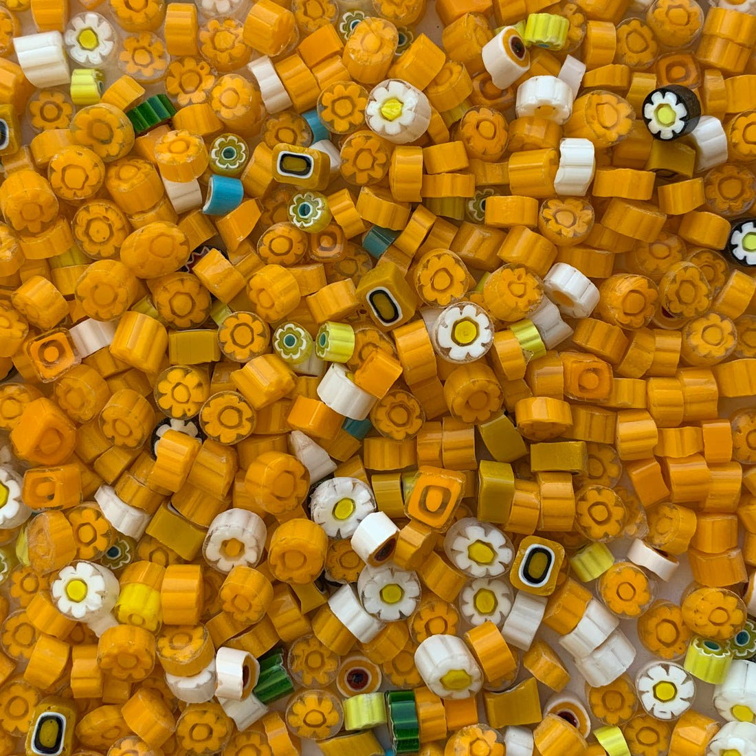 Verre Mosaique - glass mosaic -Glasmosaik-glasmozaïek-Millefiori Donkergeelmix - mosaicshop