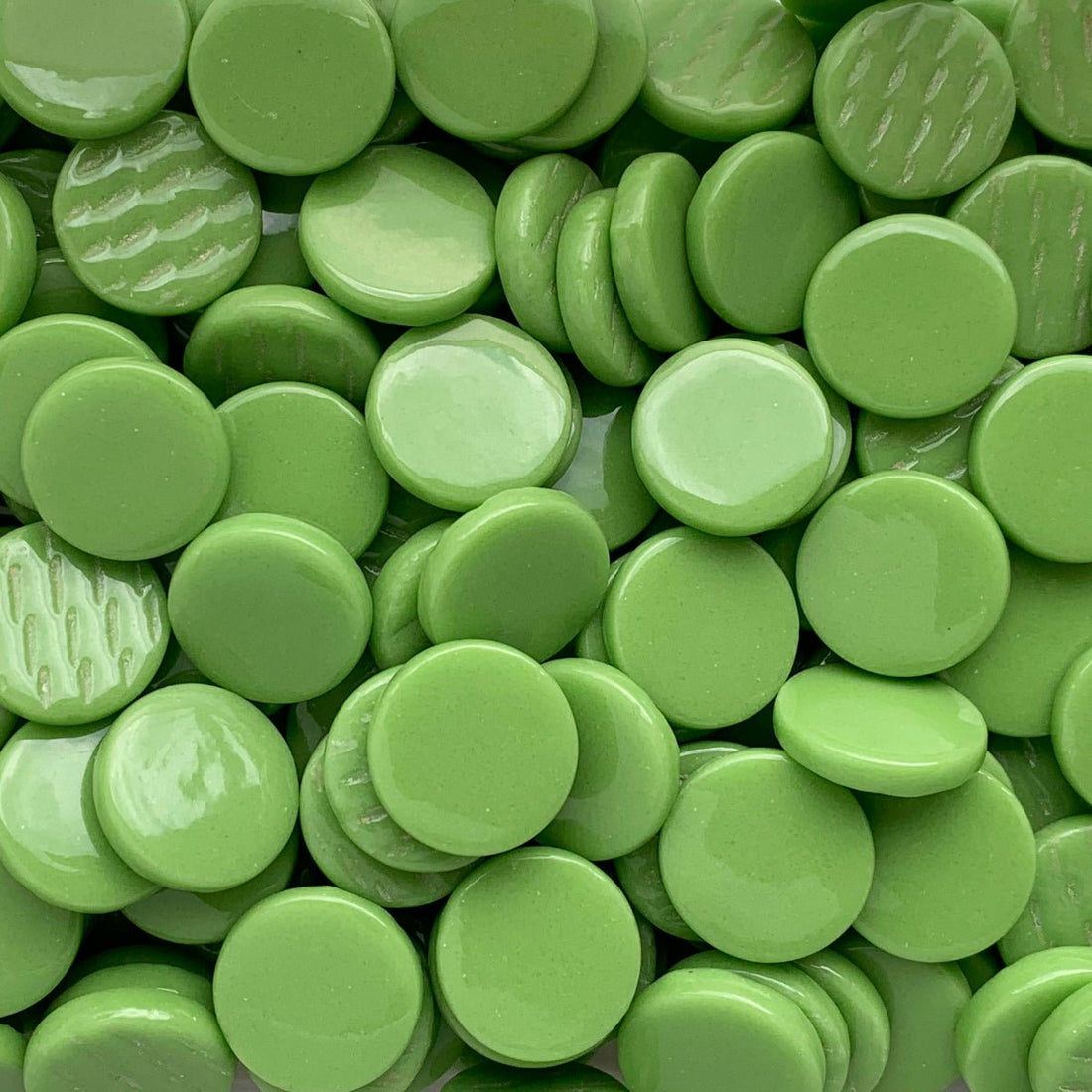 Verre Mosaique - glass mosaic -Glasmosaik-glasmozaïek-Ronde Glastegel 18mm Nieuwgroen - mosaicshop