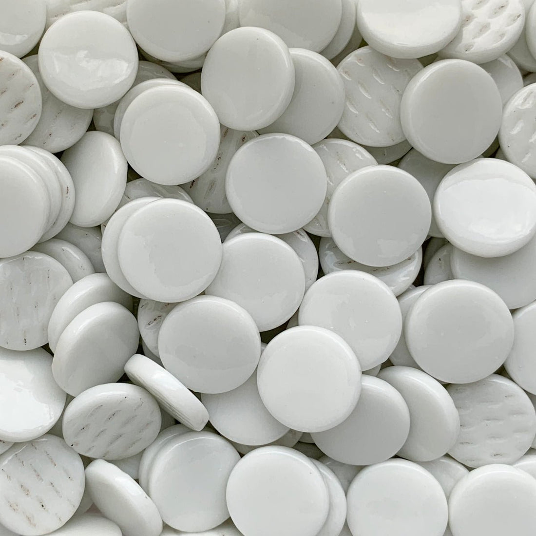 Verre Mosaique - glass mosaic -Glasmosaik-glasmozaïek-Ronde Glastegel 18mm Opaalwit - mosaicshop