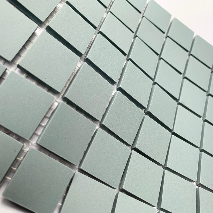 Winckelmans Bleu Pale – matta mosaikplattor, 20x20 mm på nät