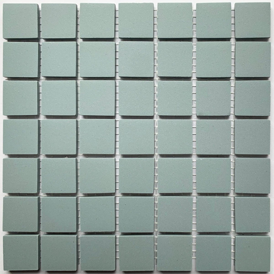 Winckelmans Bleu Pale – matta mosaikplattor, 20x20 mm på nät