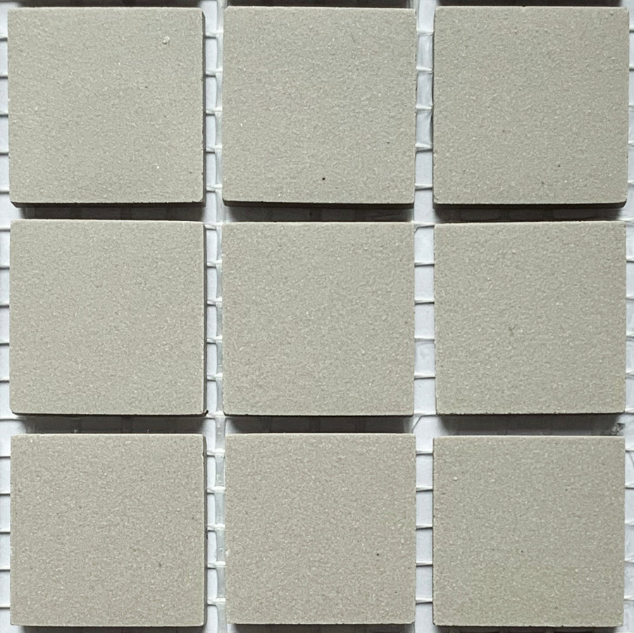 Winckelmans Gris Pale – matta mosaikplattor, 20x20 mm på nät